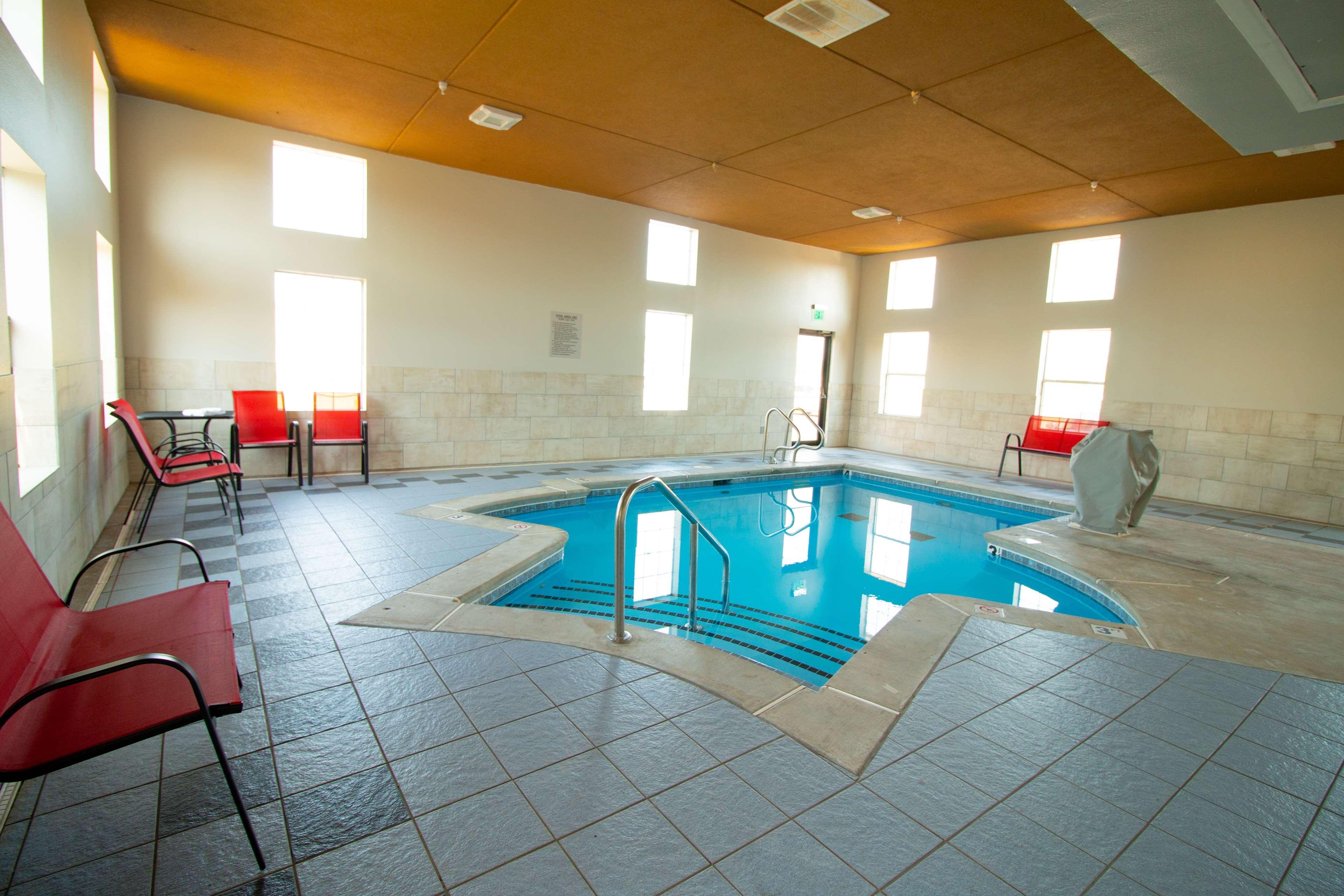 Surestay By Western East Hotel