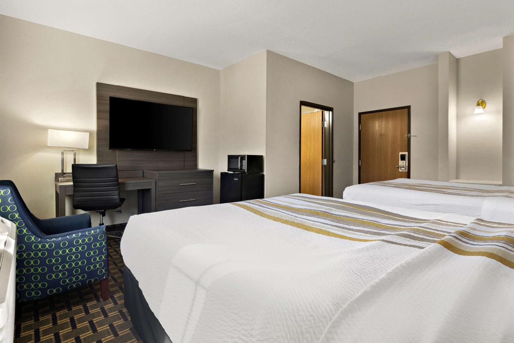 Hotel Surestay By Western East 3*