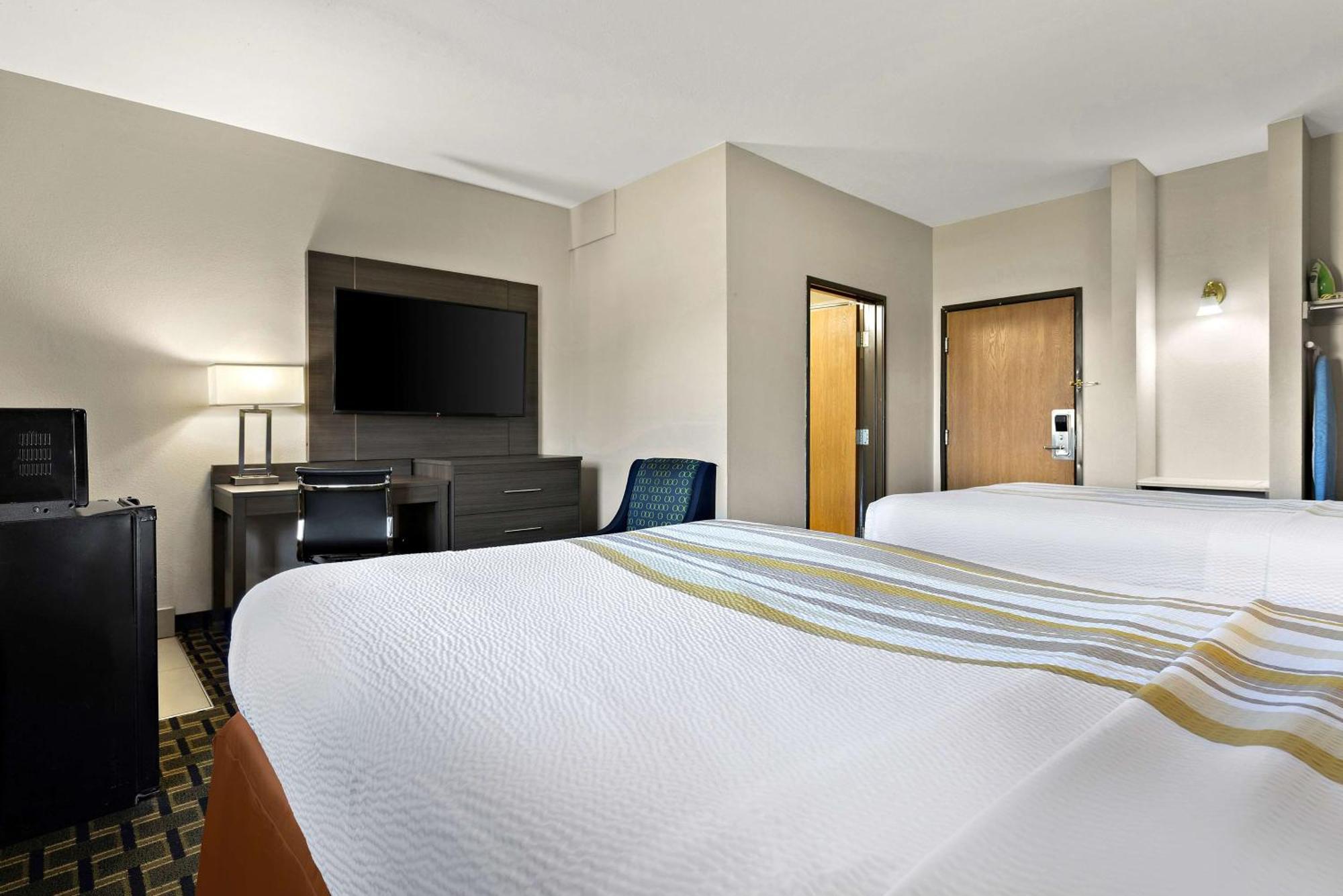 Surestay By Western East 3*