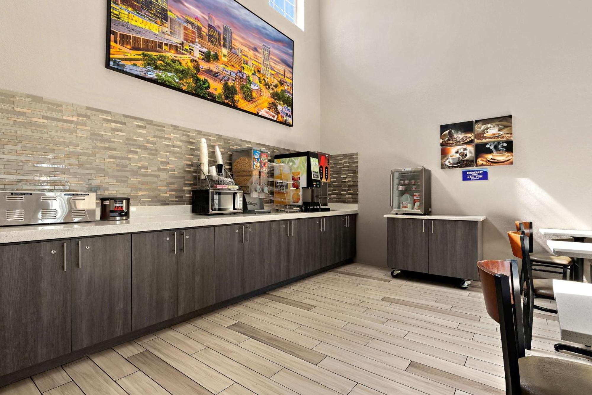 Surestay By Western East Hotel
