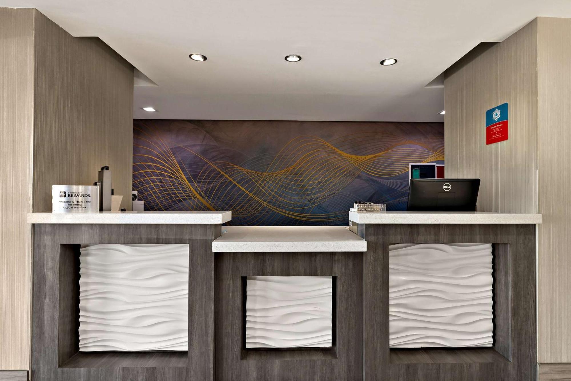 Surestay By Western East Hotel Tulsa