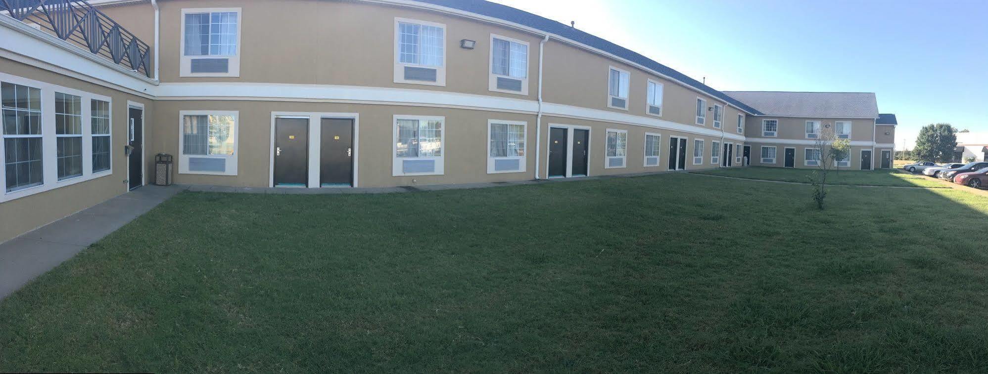 Hotel Surestay By Western East Tulsa