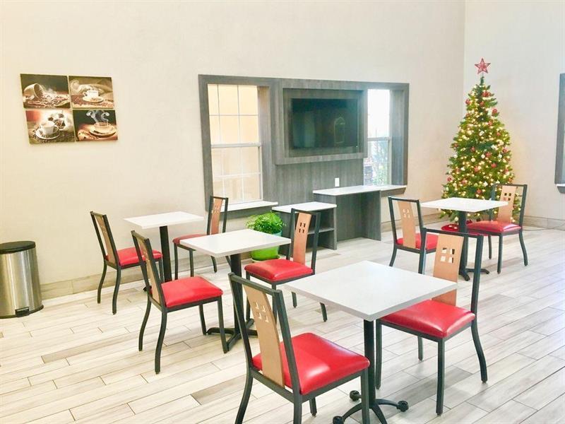 Surestay By Western East Hotel 3*
