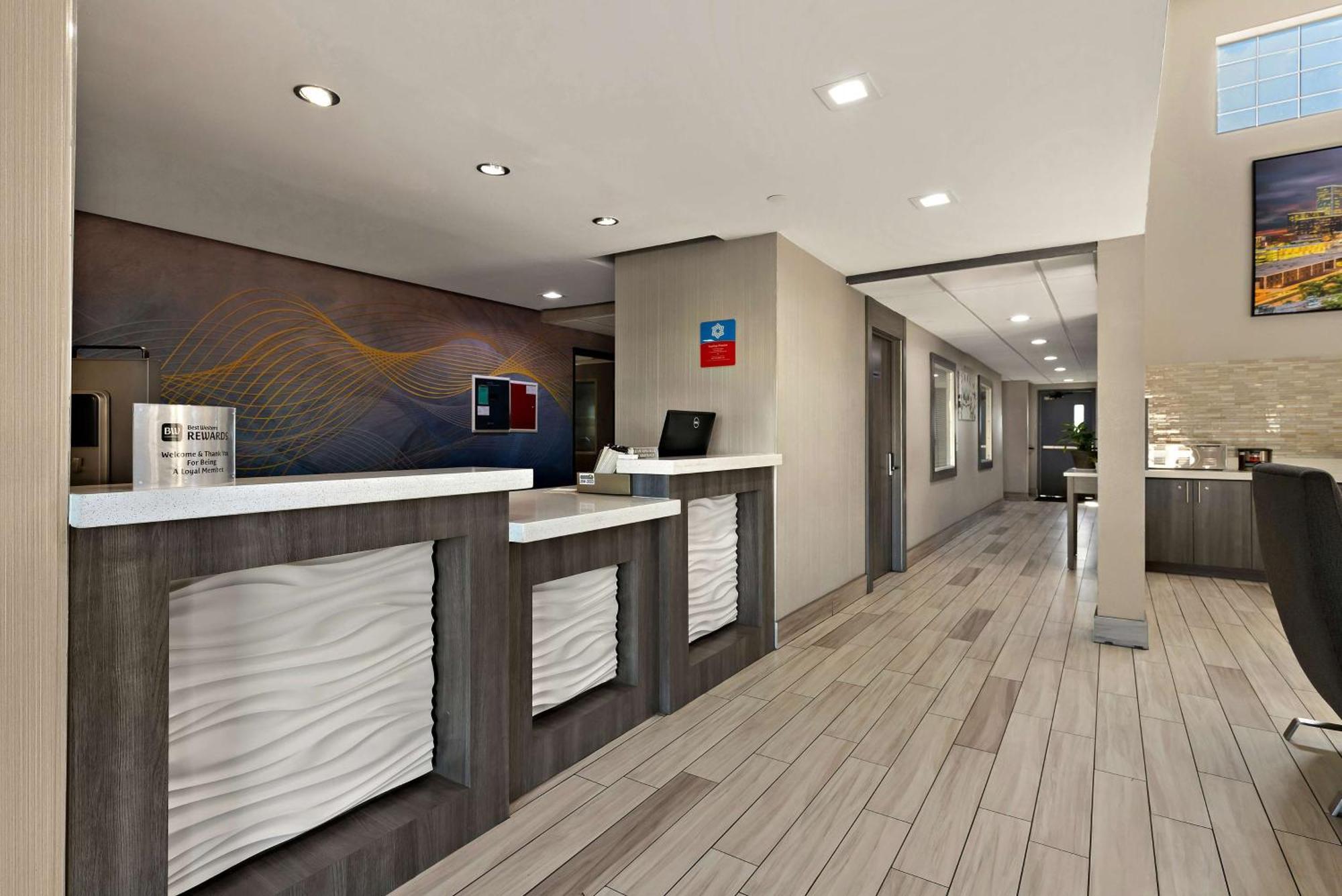 Surestay Plus By Best Western East Tulsa